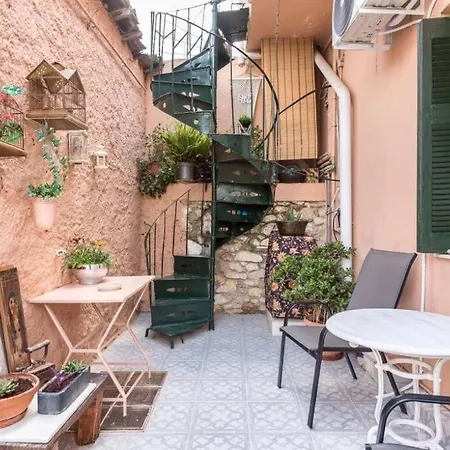 Anafiotika House * Athens